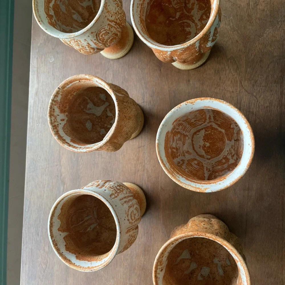 Vintage handmade stoneware pottery rust sand color goblet mugs - Picture 3 of 7